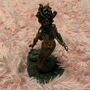 Medusa greek mythology gorgon decorative sculpture